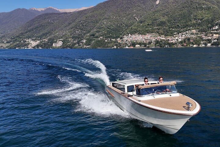 Private Lake Como Boat Tour — Villa Sightseeing & Lunch Stops (1.5–7h)