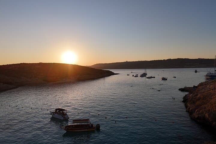 Private Speedboat to Blue Lagoon and Crystal Caves — 2-Hour Comino Escape