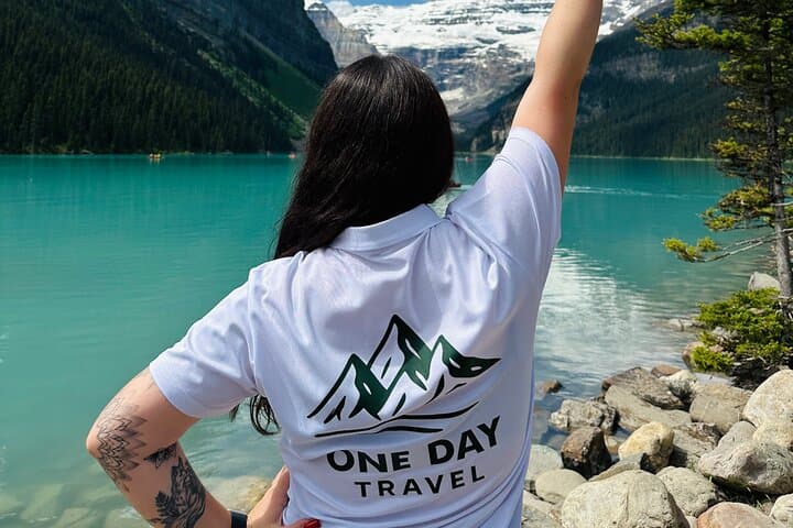 One-Day Rockies Loop: Lake Louise, Peyto & Minnewanka from Calgary photo 5