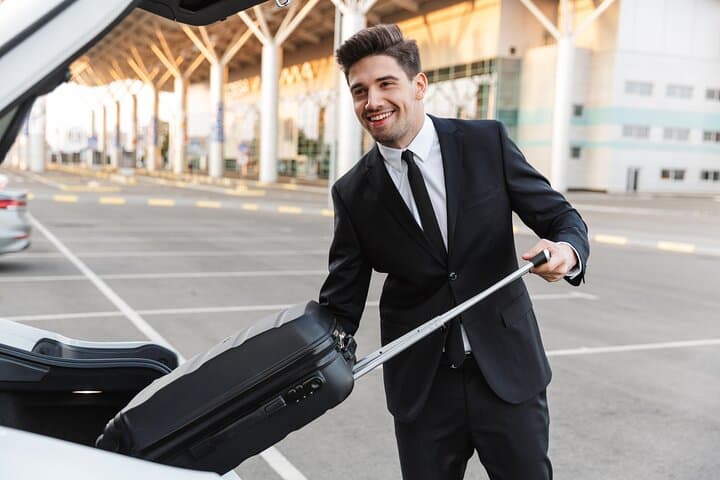 Tampa Airport Private Transfers: Reliable Car Service to Tampa, St. Pete & Clearwater photo 2