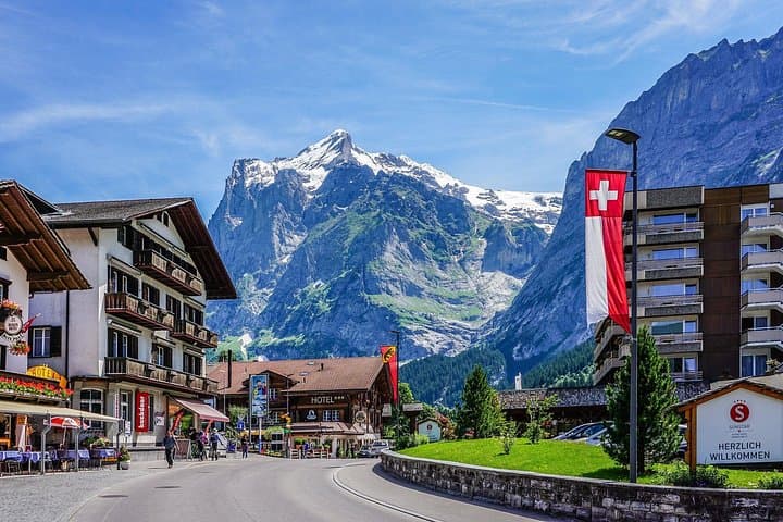 Swiss Alps Daytrip: Interlaken, Grindelwald & Lauterbrunnen from Lucerne