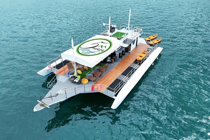 Coron Ultimate Trimaran Island Tour: Kayangan, Barracuda Lake & Twin Lagoons in Luxury