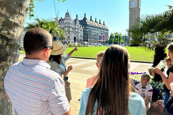 Family Walking Tour: Westminster Abbey, Big Ben & St James's Park photo 3