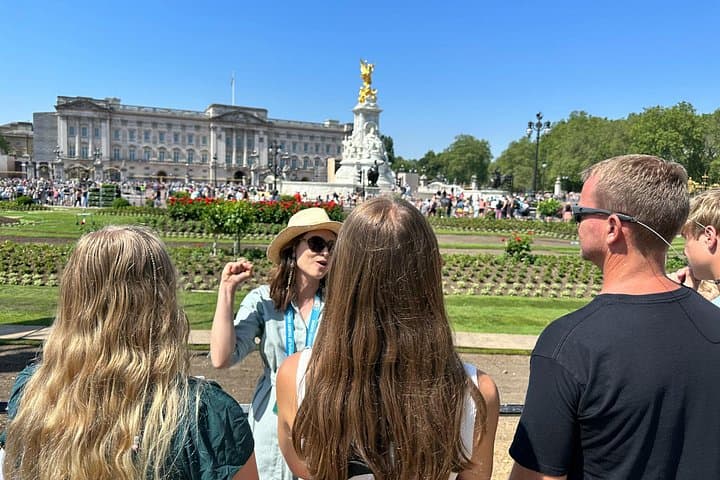 Family Walking Tour: Westminster Abbey, Big Ben & St James's Park