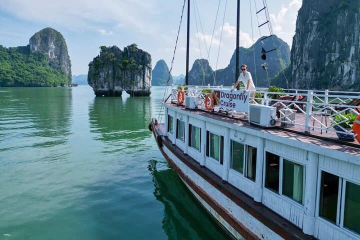 Halong Bay 4-Hour Cruise: Thien Cung Cave & Kayaking from Tuan Chau photo 6