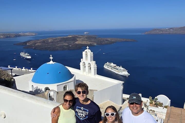 Tailor-Made Santorini Private Tour — Oia, Caldera & Red Beach (3–10 hrs)