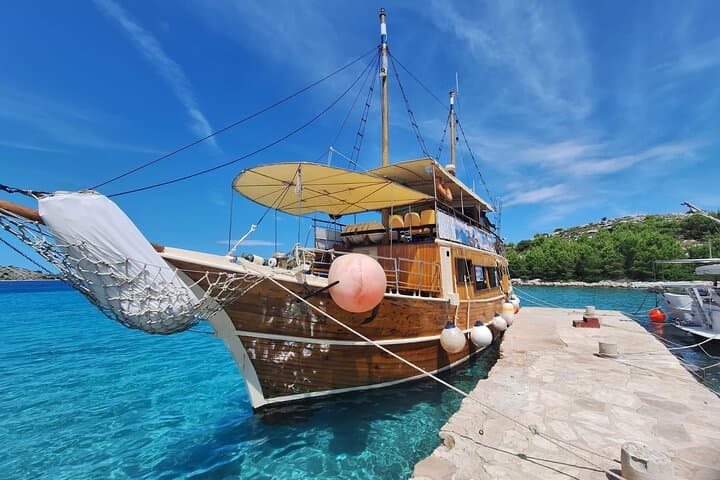 Full-Day Boat Trip from Zadar to Kornati National Park: Swim, Hike & Island Lunch