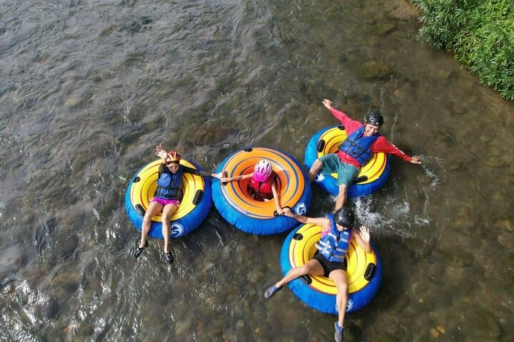 Arenal River Tubing from La Fortuna — Guided 1.5‑Hour Rapids & Rainforest Float
