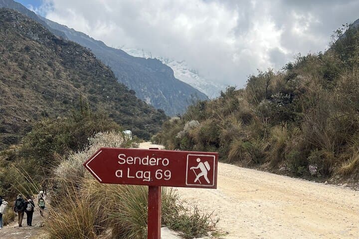 Laguna 69 Day Trek from Huaraz — 14 km High-Altitude Trek to a Turquoise Andean Lake photo 3