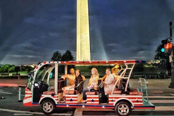 DC Monuments by Electric Cart: Day or Night Guided American History Tour
