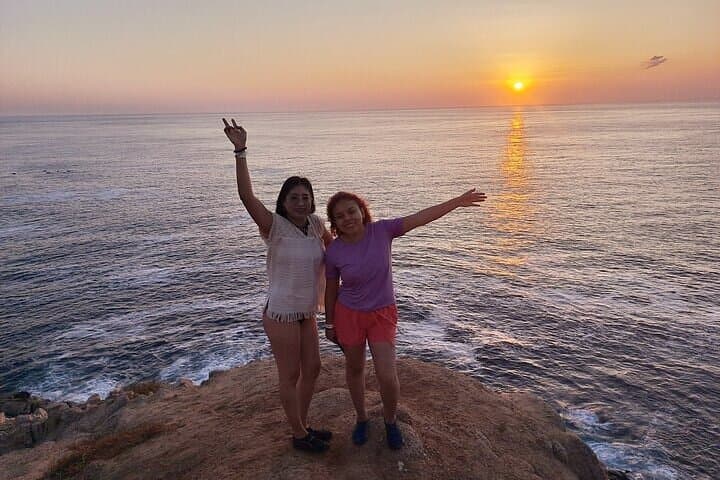 Sunrise Snorkel in Huatulco: El Faro Viewpoint to Playa La Entrega