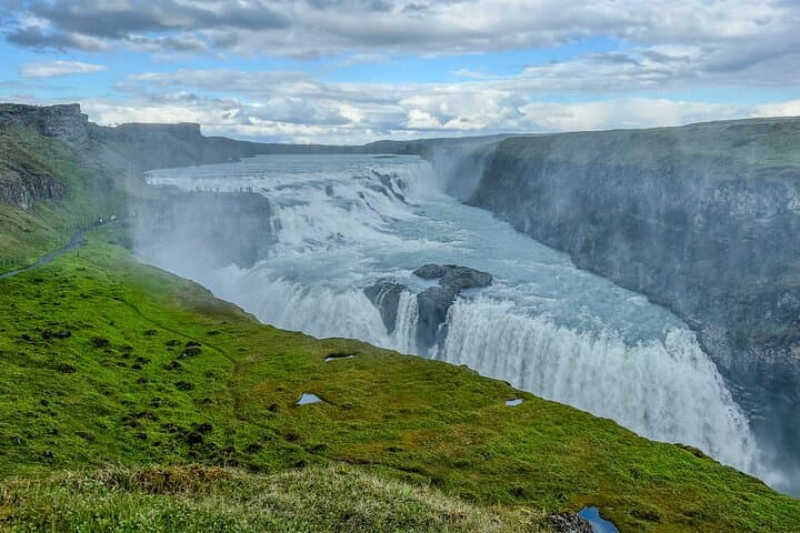 Private Golden Circle Tour from Reykjavík: Thingvellir, Geysir, Gullfoss & Kerið photo 2