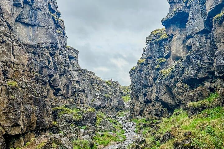 Private Golden Circle Tour from Reykjavík: Thingvellir, Geysir, Gullfoss & Kerið photo 6
