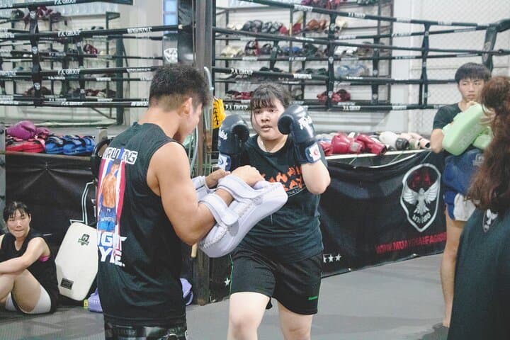 Bangkok Muay Thai Class: Beginner Pad Work for Fitness & Confidence