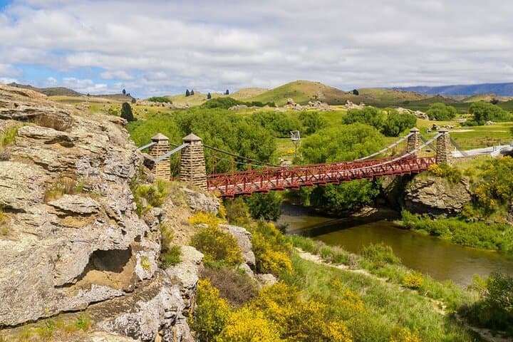 Dunedin to Queenstown via Taieri Gorge Train — One-Day Scenic Journey through Central Otago photo 5