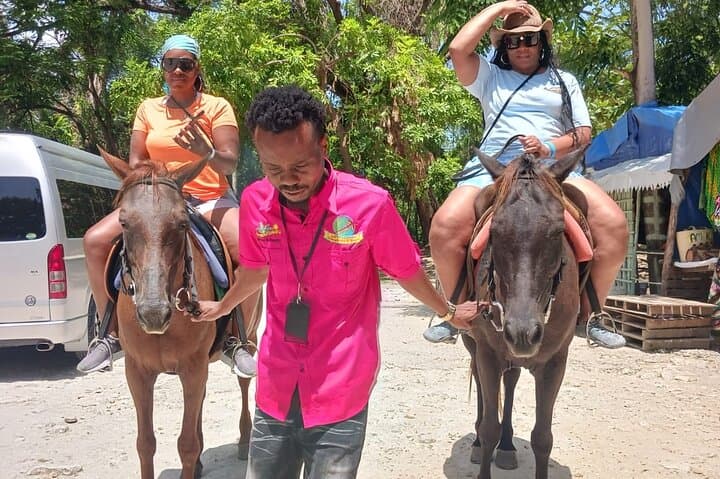 Montego Bay Coastal Horseback Ride and Market Stops: Half-Day Adventure photo 3