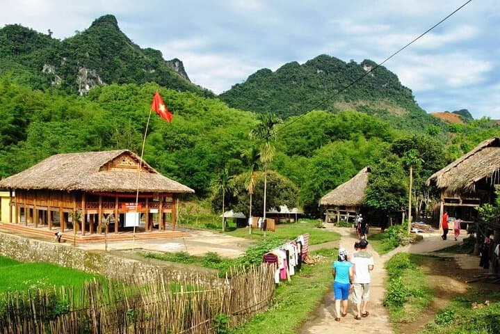 Full-Day Mai Chau Valley Tour from Hanoi: Thung Khe Pass & Cycling Through Thai Villages photo 2