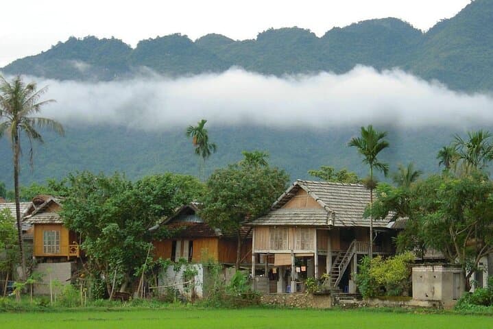 Full-Day Mai Chau Valley Tour from Hanoi: Thung Khe Pass & Cycling Through Thai Villages photo 5