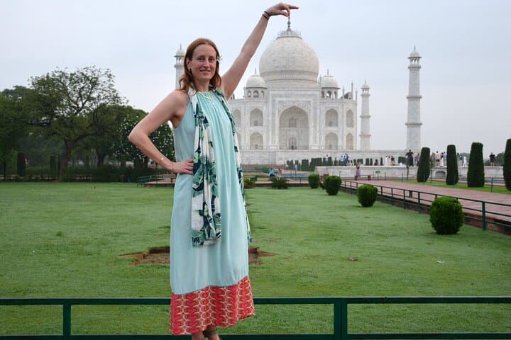 Taj Mahal Sunrise Photography Tour with Local Expert Guide photo 4