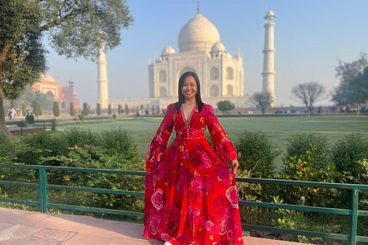 Taj Mahal Sunrise Photography Tour with Local Expert Guide photo 3