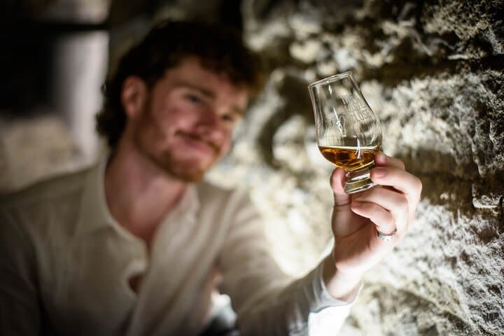 Luxury Whisky Tasting in Edinburgh's Underground Vaults – Rare Drams in The Lost Close photo 2
