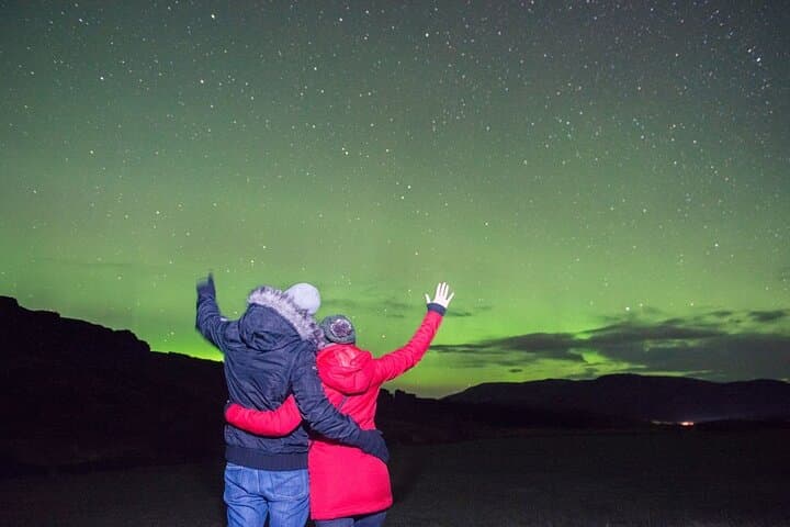 Chasing Northern Lights from Reykjavík: Hot Chocolate Bus Tour Guide photo 5