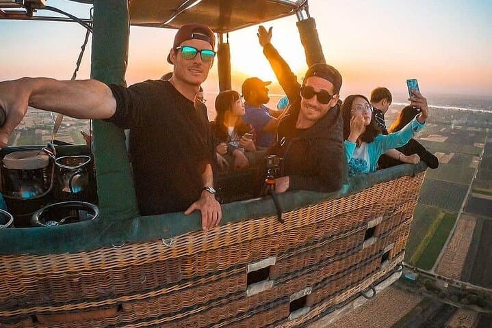 4-Day Nile Cruise Aswan to Luxor — Temples, Abu Simbel & Sunrise Balloon photo 5
