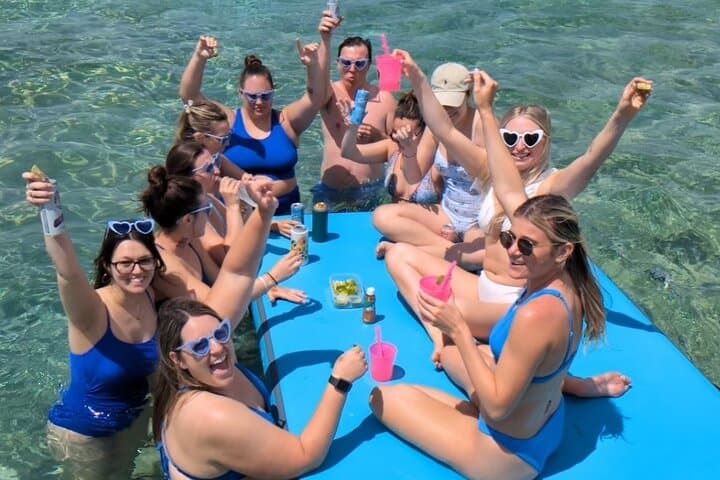 Crab Island Tiki Boat: Private 3-Hour Destin Sandbar Excursion photo 3