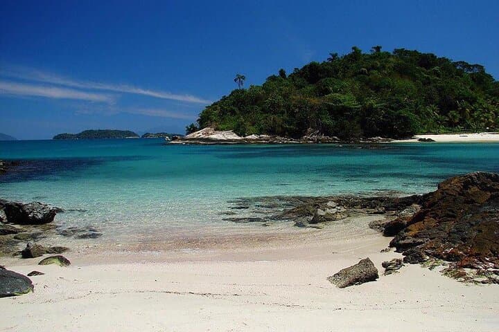 Speedboat Tour to Paradise Lagoons of Ilha Grande — Blue & Green Lagoons Snorkel Day Trip