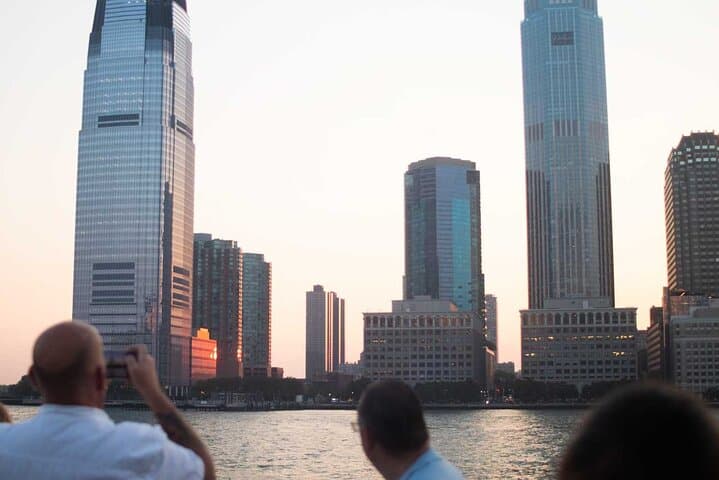 NYC Sunset Cruise: Golden-Hour Skyline Cruise from Pier 40 photo 5
