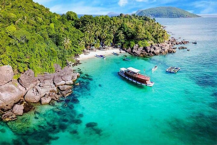 Phu Quoc Dream Sunset Cruise: Seabed Walk, Water Sports & Sunset Dinner photo 4