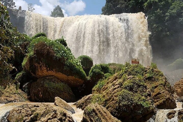 Da Lat Countryside: Waterfalls, Coffee & Crafts Minivan Tour