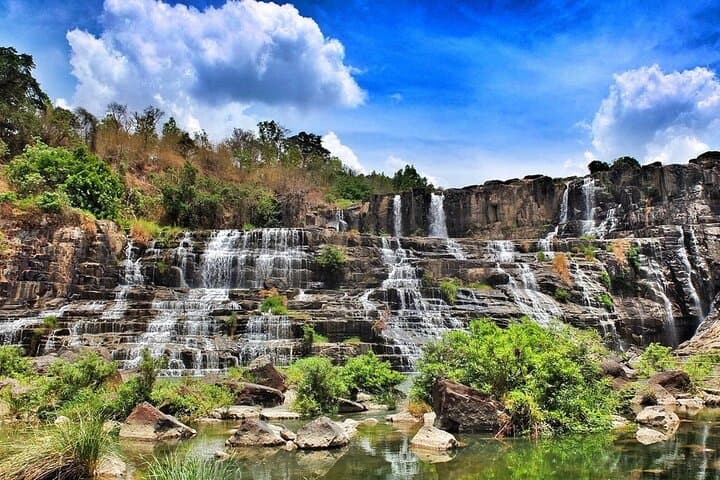 Full-Day Canyoning in Da Lat: Waterfalls, Abseils & Tyrolean Traverse photo 3