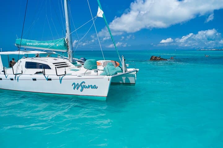 Private Catamaran Charter on Wyuna: Bermuda Snorkel, Paddle and Cliff-Jump photo 3