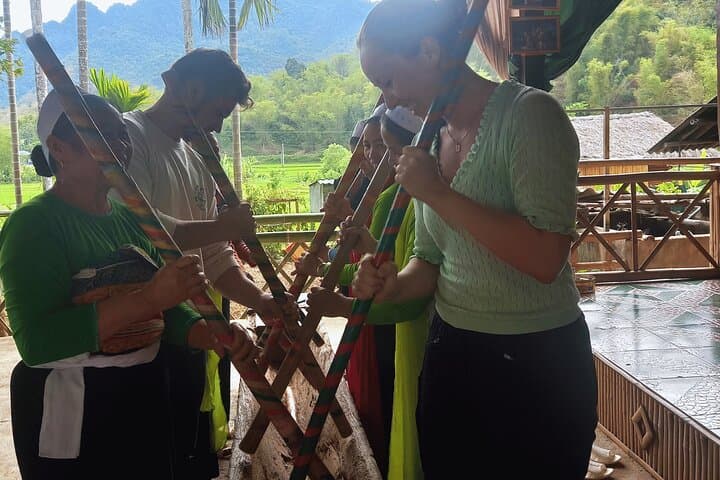 Mai Chau Full-Day Cycling and Handcraft Workshop from Hanoi photo 5