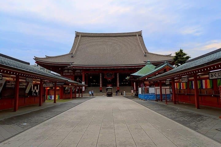 Tokyo Early Morning Walking Tour — Senso-ji, Yasukuni & Meiji Shrine photo 3