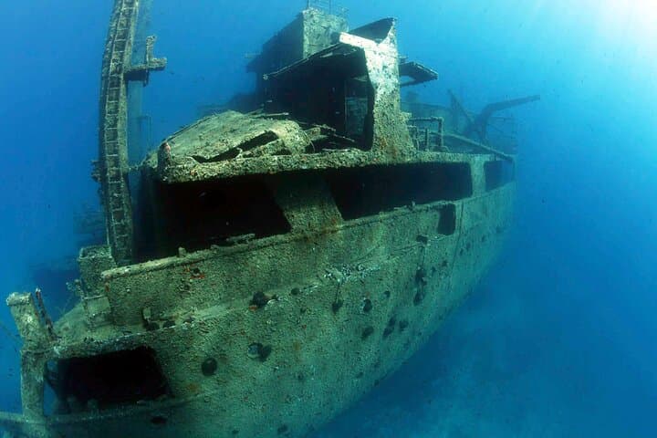 Twin-Tank Guided Dives off Pounda, Paros — Explore Aegean Reefs and Caves