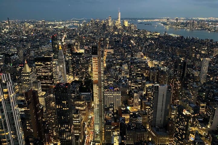 5th Avenue Stroll & Empire State Sunset: Guided 2-Hour NYC Walking Tour photo 2