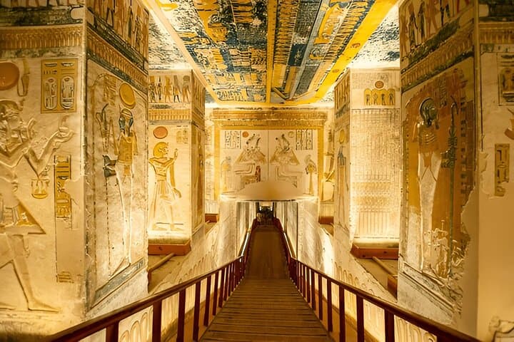 Luxor in a Day: Private Plane Tour from Cairo to Karnak, Valley of the Kings & Hatshepsut