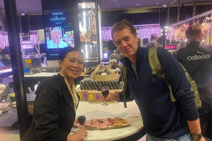 Private Morning Food Tasting Tour at Les Halles Paul Bocuse in Lyon photo 4