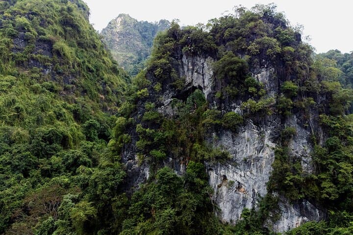 Lan Ty Expedition: Abseiling the Eye of God & Oc Cave Adventure
