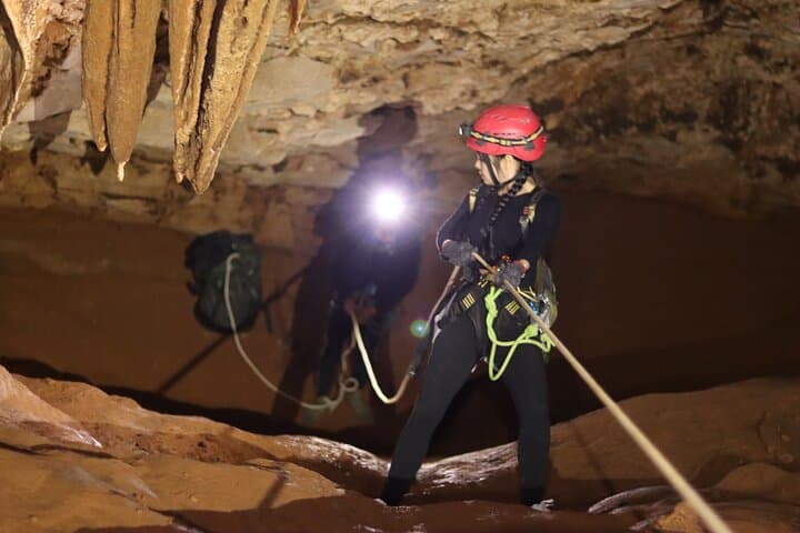 Lan Ty Expedition: Abseiling the Eye of God & Oc Cave Adventure photo 4