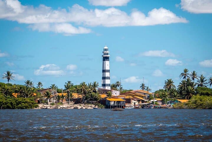 Explore Rio Preguiças: Mandacaru Lighthouse, Vassouras Lagoons & Caburé Beach photo 3