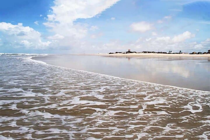 Explore Rio Preguiças: Mandacaru Lighthouse, Vassouras Lagoons & Caburé Beach