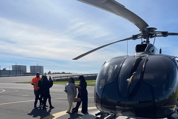 Cape Town Helicopter Tour Over Table Mountain, Robben Island & Camps Bay photo 6