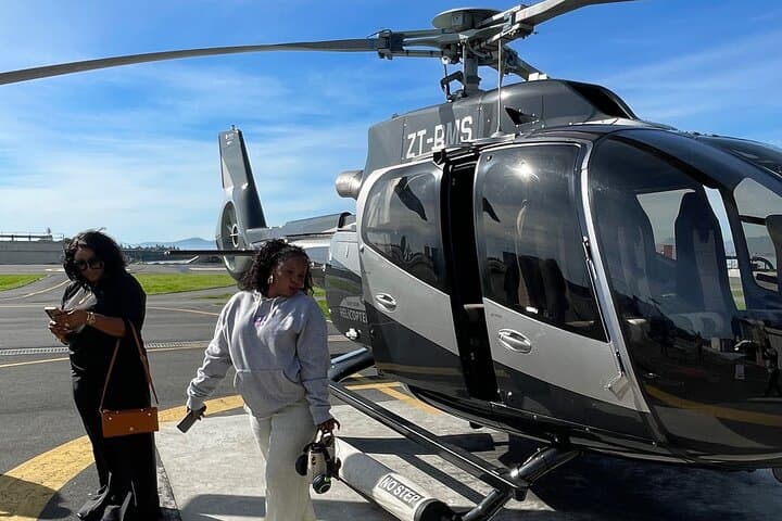 Cape Town Helicopter Tour Over Table Mountain, Robben Island & Camps Bay photo 2