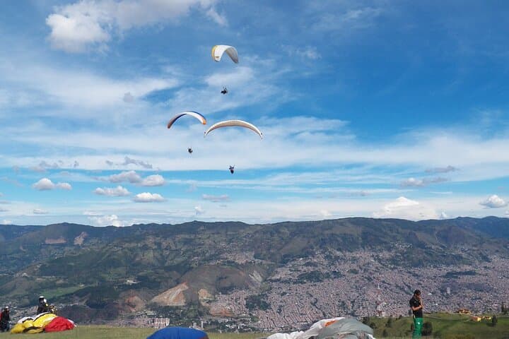 Medellín Paragliding: Tandem Flights Over the Aburrá Valley photo 3