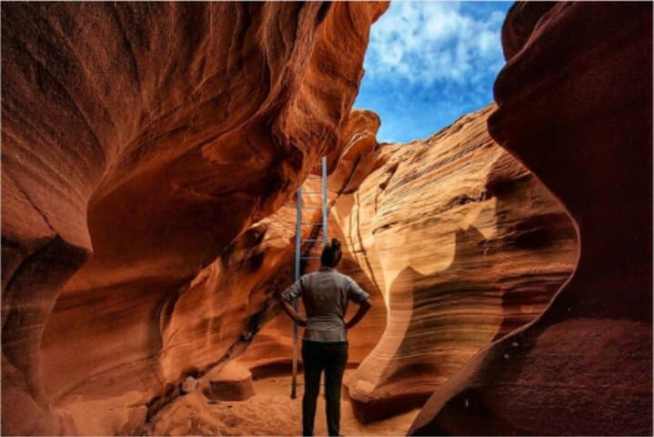 Upper Antelope Canyon Guided Tour — Light Beams, Slot Walls, and Practical Tips photo 5