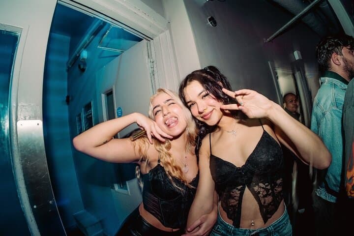 Hamburg Reeperbahn Pub Crawl: Guided Night Out with Free Drinks & Club Entry photo 5