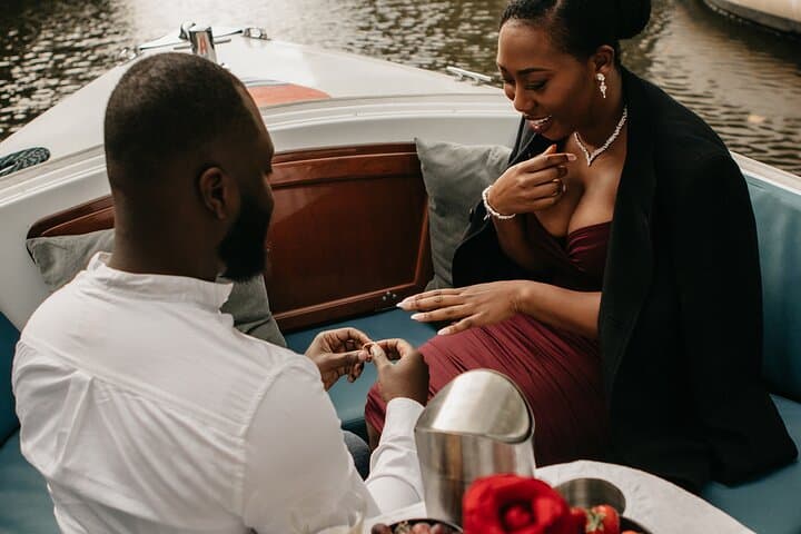 Private Canal Proposal Cruise in Amsterdam — Bubbles, Roses & Iconic Bridges